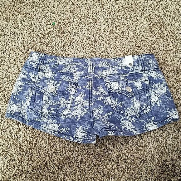 YMI Juniors XL Denim Shorts Blue White Floral Print Stretch Jean - Picture 2 of 4